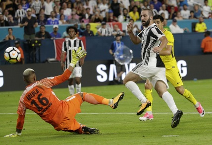 Psg-Juventus 2-3: Allegri ride con Higuain e Marchisio