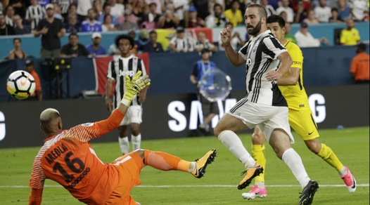 Psg-Juventus 2-3: Allegri ride con Higuain e Marchisio