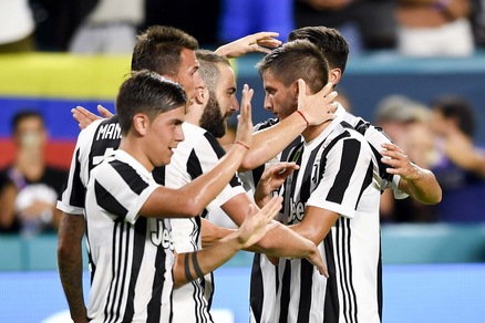 Dybala allontana le voci di mercato: «Felice alla Juventus»