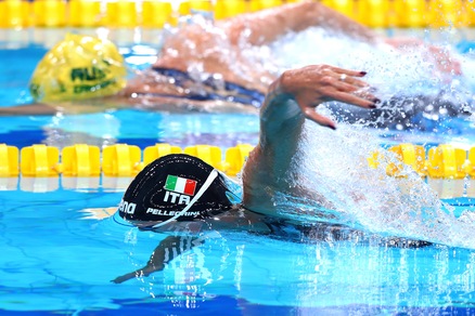 Federica Pellegrini torna in vasca: in semifinale nei 100 sl