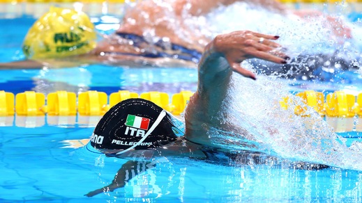 Federica Pellegrini torna in vasca: in semifinale nei 100 sl