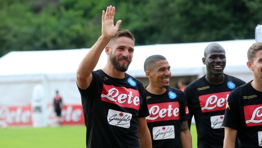 Calciomercato Napoli, Pavoletti conteso da Cagliari e Sassuolo