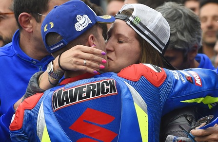 La Fontanesi protagonista di un video di Vega Jones