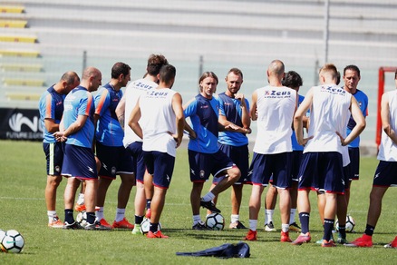 Calciomercato Crotone, Mbaye alla Viterbese, Riggio al Catanzaro