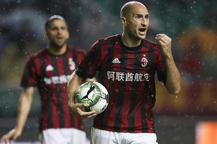 Lazio, Hoedt se ne va: c'è Paletta