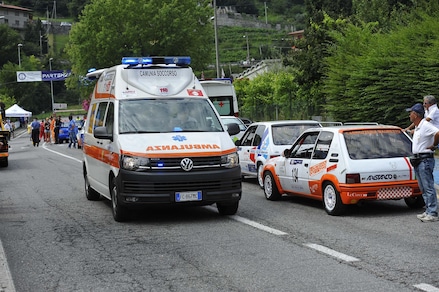 Rally Vallecamonica: auto fuori strada, muore commissario di gara