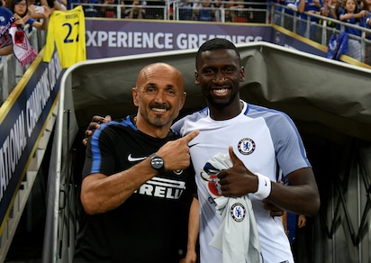 Chelsea-Inter: Spalletti, risate e abbracci con Rüdiger e Conte