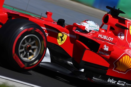 F1 Ungheria: prima fila Ferrari, Vettel va in pole