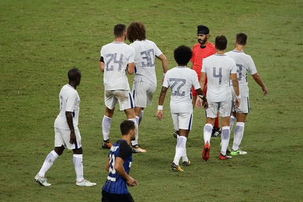 Chelsea-Inter, l'arbitro in campo con il turbante