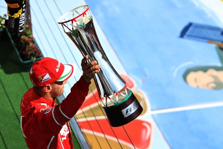 F1 Ferrari, Vettel: «Al settimo cielo, ma gara è stata dura»