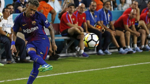 Neymar, visite mediche domani con il Psg? Il papà intanto è tornato a Barcellona