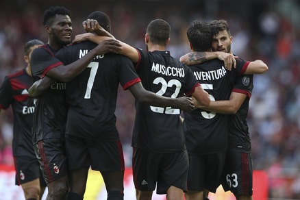 Milan, tifosi in fila: boom di biglietti e abbonamenti