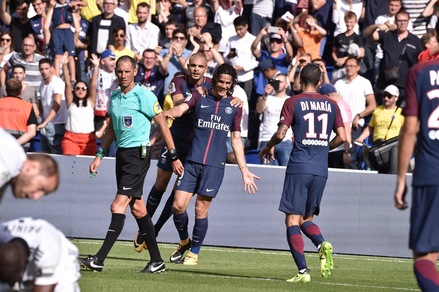 Cavani-Pastore: il Psg inizia bene sotto gli occhi di Neymar