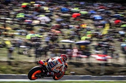 MotoGp, Brno: Marquez vola nel warm up, Rossi nono