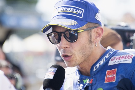 MotoGp, Rossi: «Siamo stati un po' somari»