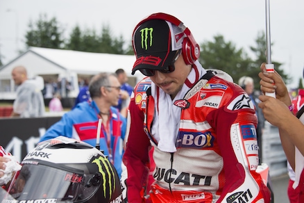 MotoGp, Lorenzo: «Peccato per quell’errore ai box»