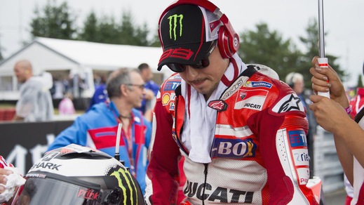 MotoGp, Lorenzo: «Peccato per quell’errore ai box»