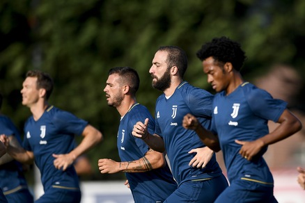 Juventus, Supercoppa a un passo: Higuain tira lo scatto