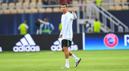 Real Madrid, Cristiano Ronaldo gioca la Supercoppa in ciabatte