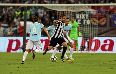 Juventus, Higuain chiede scusa ai tifosi: «Abbiamo bisogno del vostro amore»