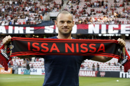 Nizza, i convocati per il Napoli: fuori Balotelli e Sneijder