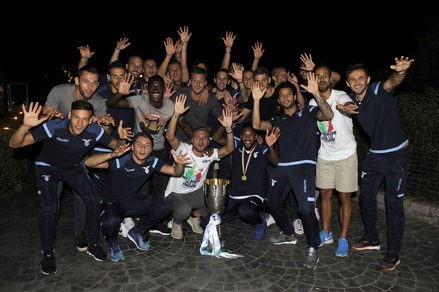 Supercoppa, a Formello notte di festa per la Lazio con famiglie e tifosi