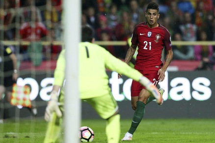 Inter, Cancelo per Kondogbia: annuncio atteso a ore