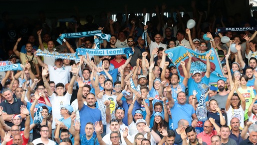 Il Napoli ai tifosi: «A Nizza non indossate sciarpe e simboli del club»