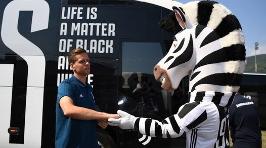 Juventus, Szczesny dà la mano alla zebra a Villar Perosa