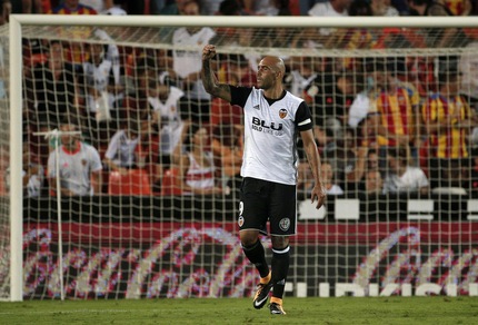 Segna e canta con i tifosi durante la partita: Valencia ai piedi di Zaza