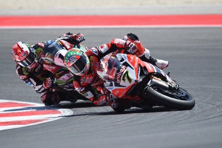 Sbk, Germania: Davies vince Gara1, quarto Melandri