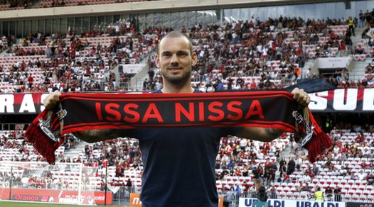 Ligue 1, il Nizza scopre Sneijder e si rialza: 2-0 al Guingamp, 25 minuti per Balotelli