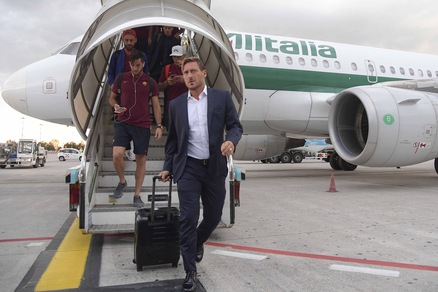Totti a Bergamo con la Roma: prima uscita da dirigente