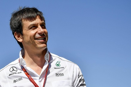 F1 Mercedes, Wolff: «Piloti allo stesso livello»