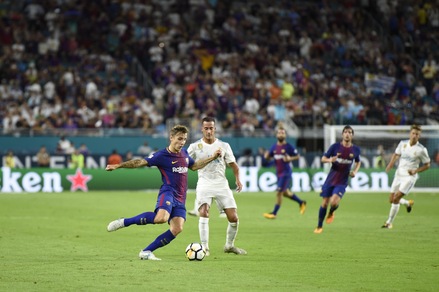 Attentato a Barcellona, Lucas Digne in strada per assistere i feriti