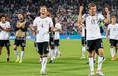 Juventus, preso Höwedes: visite mediche