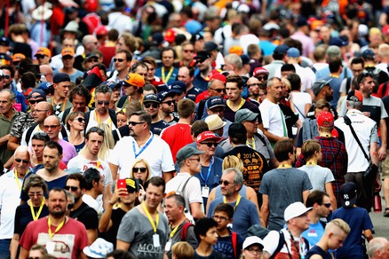 F1 Monza: piloti sfileranno su auto d'epoca