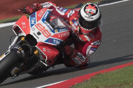 MotoGp Silverstone: quarte libere a Lorenzo, Rossi 9°