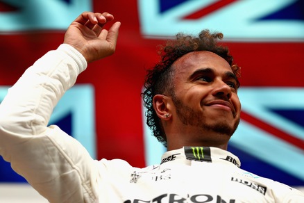 F1 Mercedes, Hamilton: «Vettel è un osso duro»