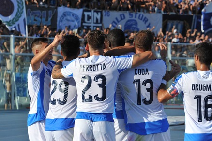 Serie B, Pescara-Foggia 5-1: riecco Zeman! Tripletta di Pettinari