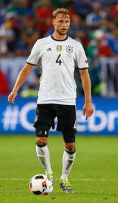 Juventus, accordo con lo Schalke 04 per Howedes