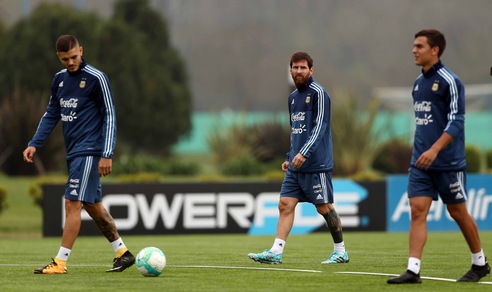 Argentina, Sampaoli: «Dybala e Messi si completino»