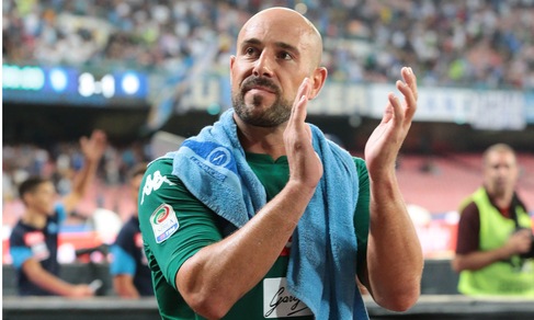 La moglie di Reina ai tifosi: «Grazie Napoli!»
