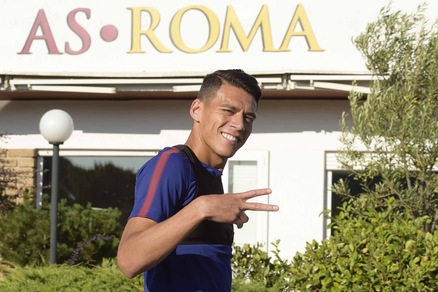 Roma, risentimento muscolare per Hector Moreno