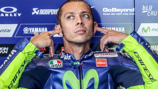 MotoGp, Rossi dimesso: «Tornerò prima possibile»