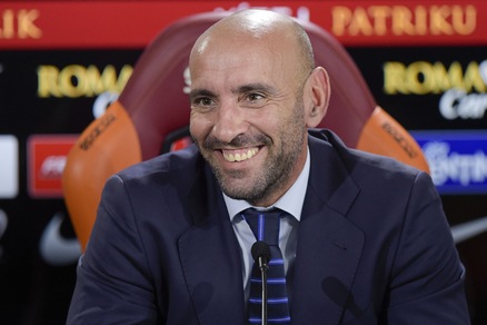 Roma, Monchi: «Karsdorp, sapevamo tutto. Defrel? Non sono soldi sprecati»