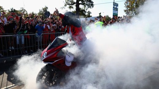 F1, Gp d'Italia: Hamilton su di giri, che sgommate all'arrivo!