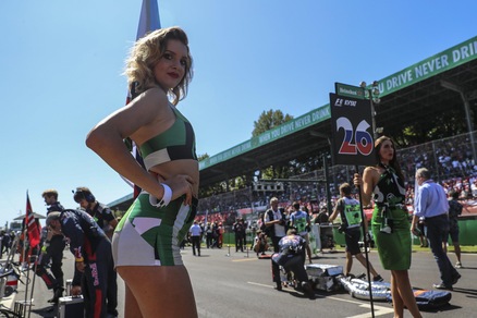 F1, anche a Monza il sorriso sexy delle Grid Girls