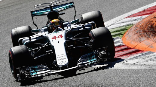 F1, Hamilton sorpassa Vettel: il Mondiale a 1,45