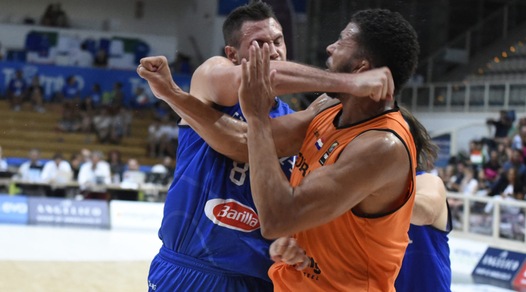 Italia-Olanda, Gallinari choc: pugno in faccia a un avversario!